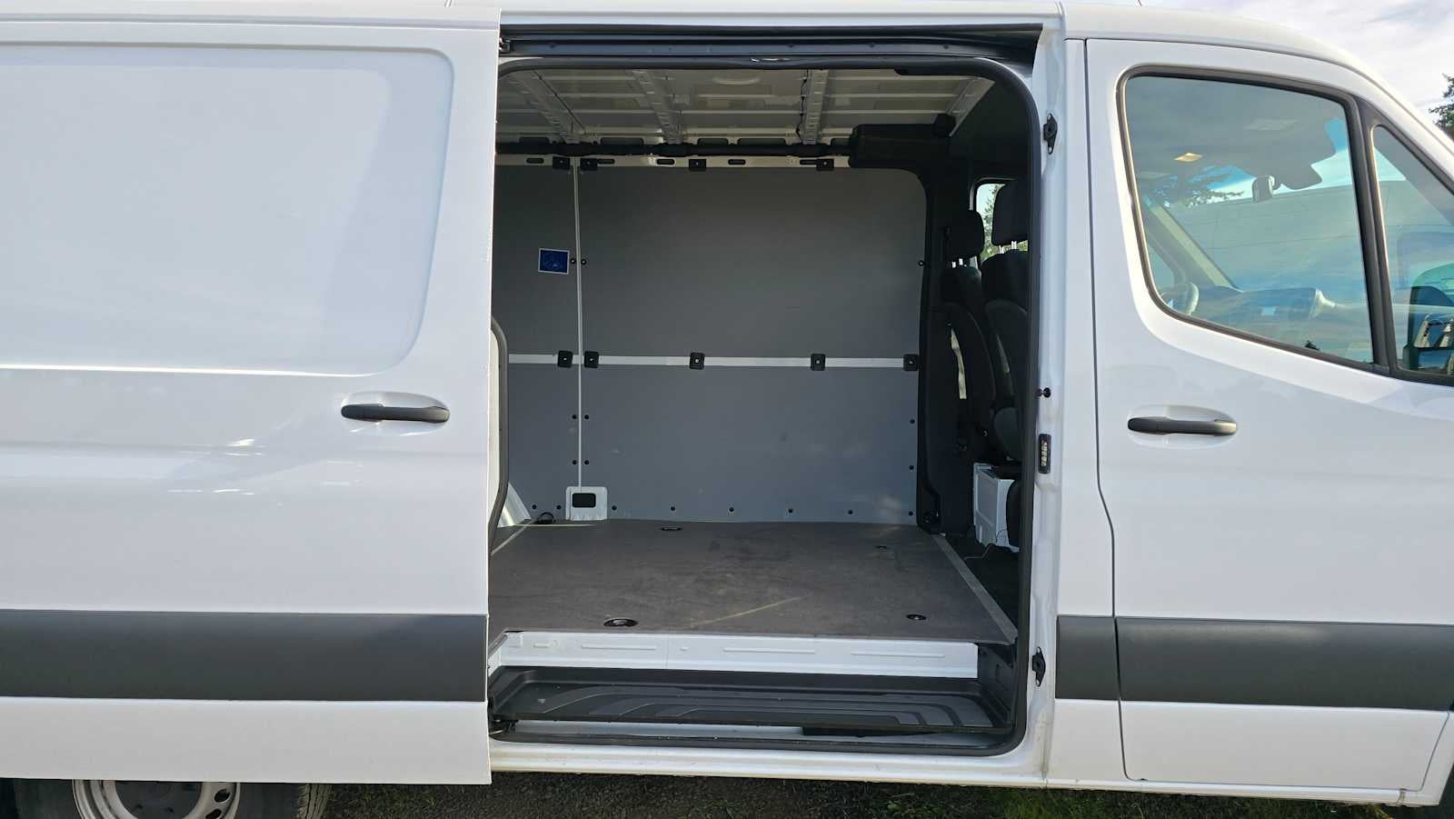 2025 Mercedes-Benz Sprinter 2500 Standard Roof I4 Diesel 144" RWD