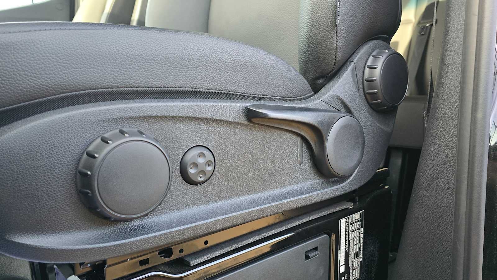 2025 Mercedes-Benz Sprinter 2500 Standard Roof I4 Diesel 144" RWD