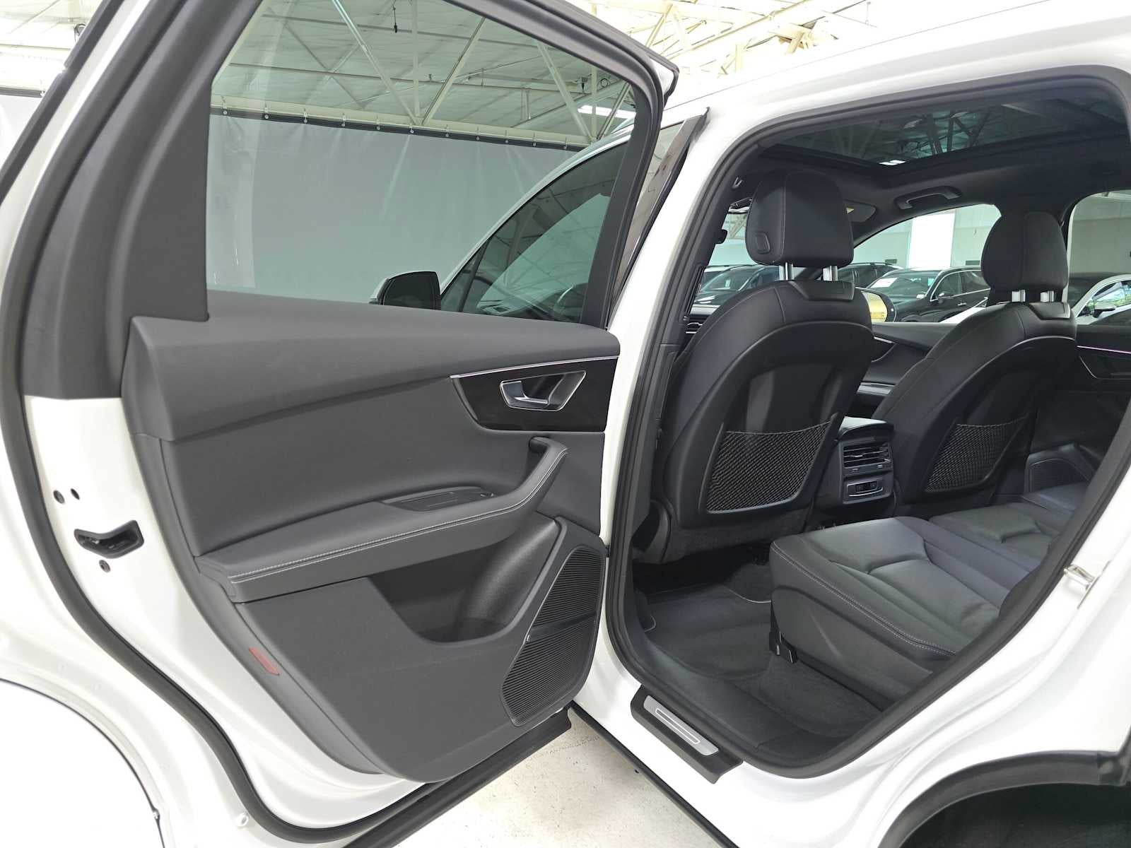 2025 Audi Q7 Premium Plus