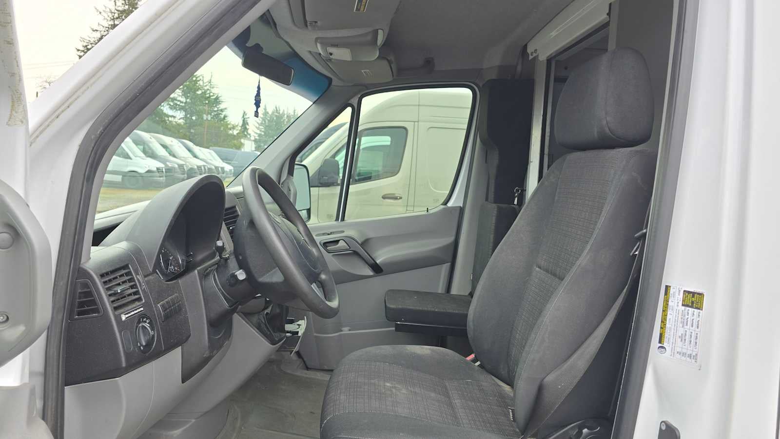 2018 Mercedes-Benz Sprinter 2500 Standard Roof V6 144" RWD