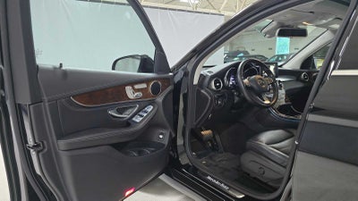 2016 Mercedes-Benz GLC 300 4MATIC® 4dr