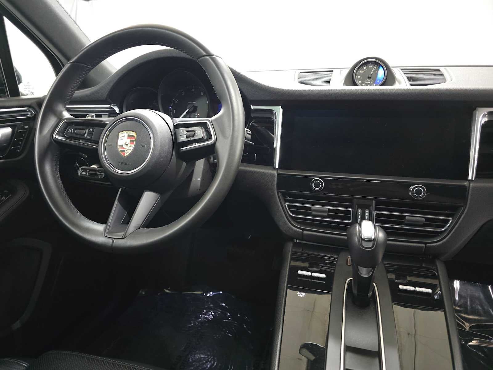 2025 Porsche Macan AWD
