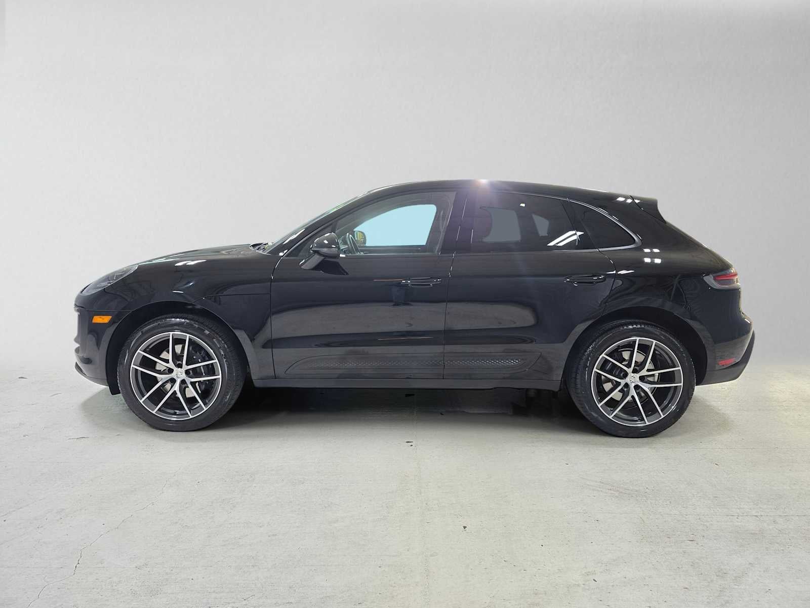 2025 Porsche Macan AWD