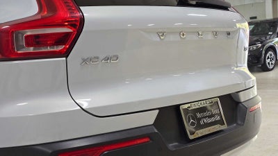 2020 Volvo XC40 Momentum
