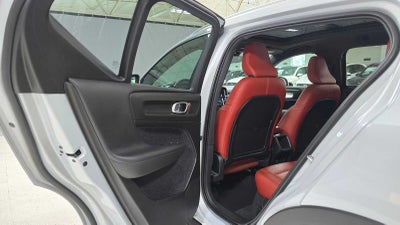 2020 Volvo XC40 Momentum