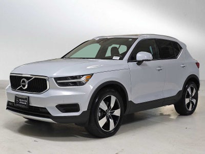 2020 Volvo XC40 Momentum