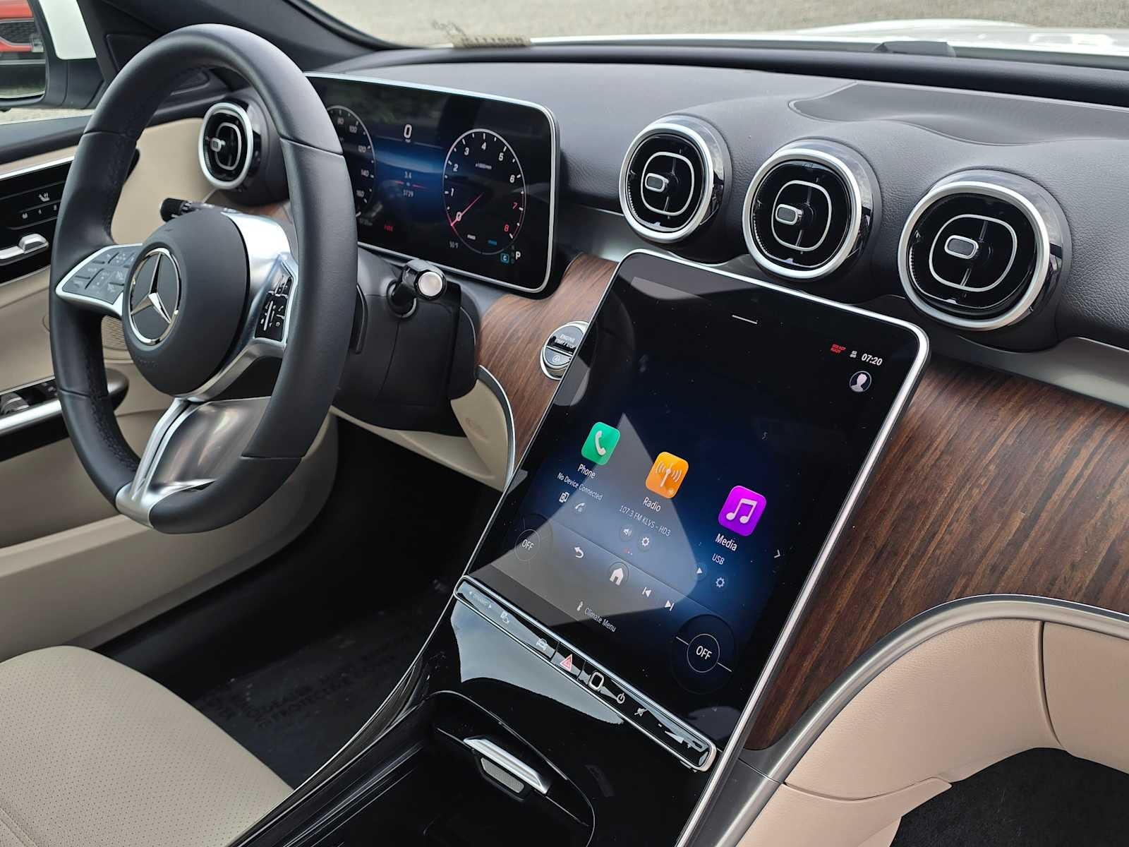 2025 Mercedes-Benz C-Class C 300