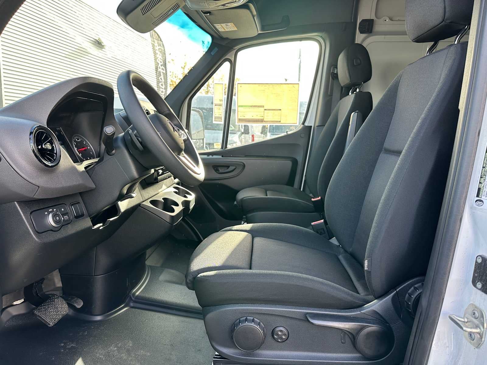 2023 Mercedes-Benz Sprinter 1500 Standard Roof I4 Gas 144" RWD