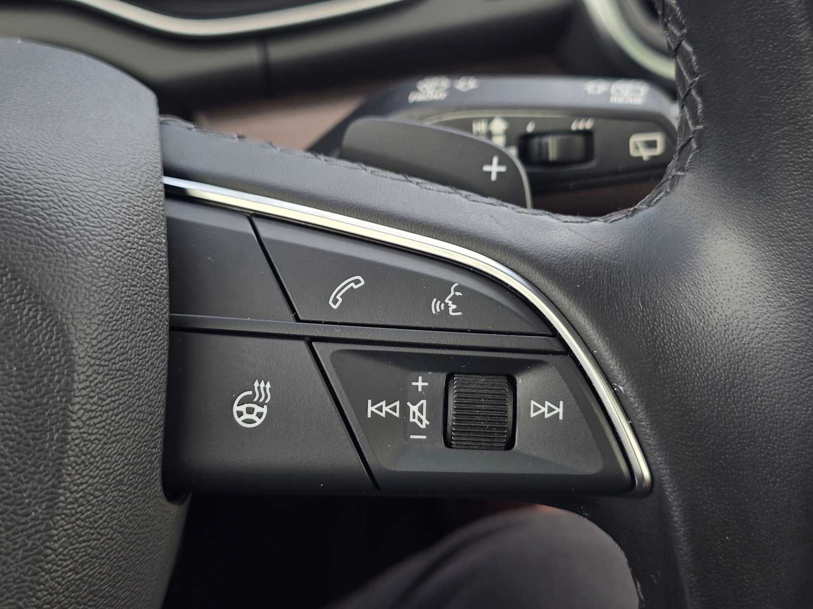 2022 Audi Q5 S line Premium Plus