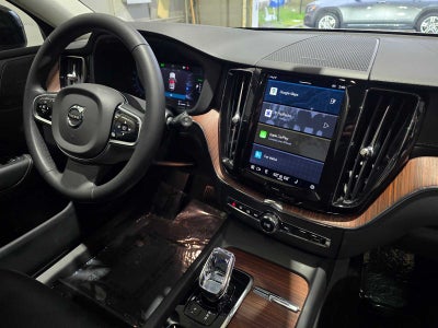 2023 Volvo XC60 Recharge Plug-In Hybrid Ultimate Dark Theme