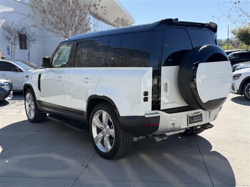 2024 Land Rover Defender SE