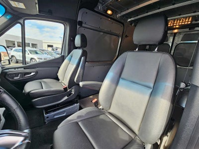 2025 Mercedes-Benz Sprinter 2500 Standard Roof I4 Diesel HO 144" RWD