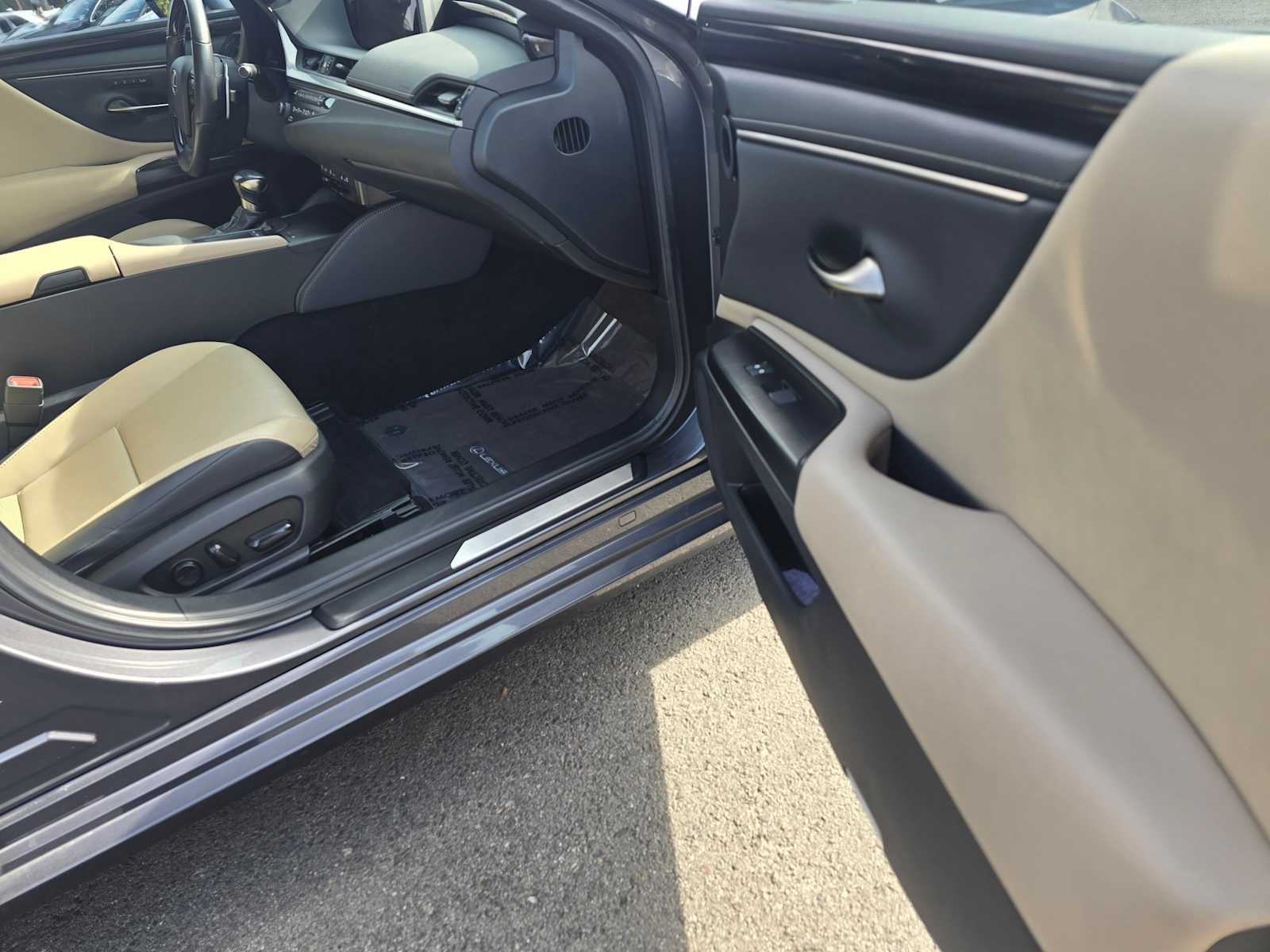 2020 Lexus ES ES 300h FWD